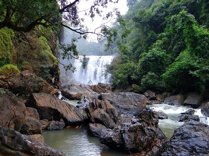 Beautiful places in India -Sathodi Falls
