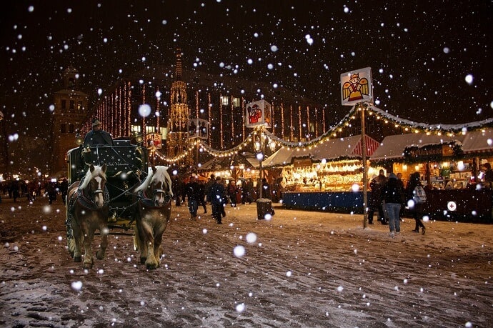 Christmas market in Nuremberg Germany Image by Gerhard Gellinger from Pixabay