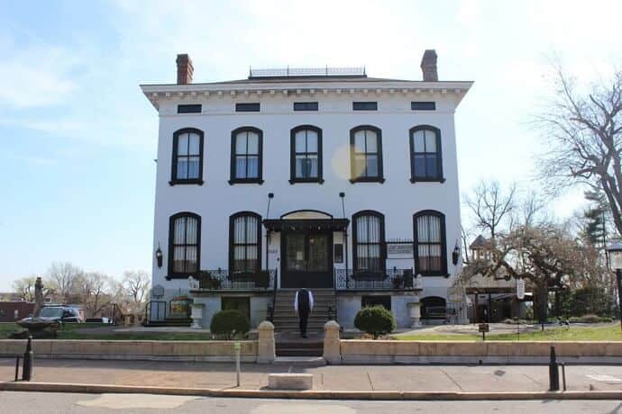 Haunted Mansion in Missouri -Lemp Mansion