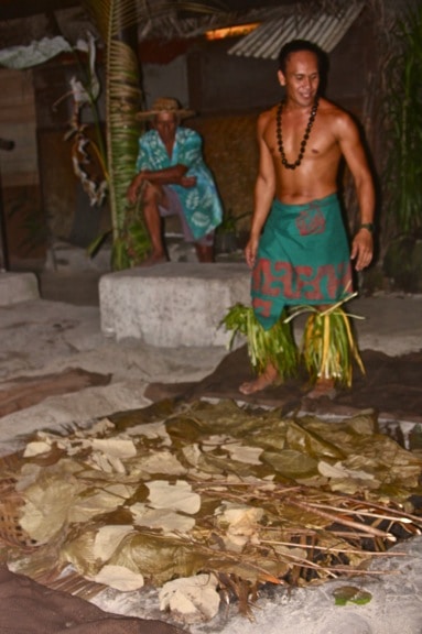 Earth Oven at Moorea Tiki Village Theatre, Tahiti